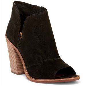 Vince camuto Katleen peep toe boots black sz 8.5 m